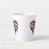 Ihr Name Leopard Gepard Muster Herz Milchtasse (Vorderseite)