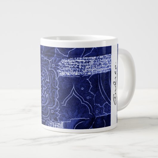 Ihr Name - Patchwork, Blume, Wirbel - Blau Jumbo-Tasse (Vorderseite Rechts)