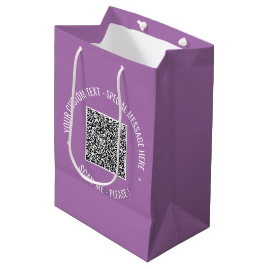 Ihr QR Code Scan Info Benutzerdefinierter Text-Ges Mittlere Geschenktüte (Vorderseite Schrägansicht)