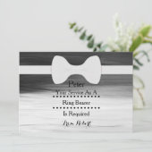 Ihr Service als Ring Bearer Black Chalkboard Bow Einladung (Stehend Vorderseite)