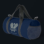 Ihr Tennis Club Name Team Spieler Custom Duffle Bag<br><div class="desc">Passen Sie diesen Duffle-Beutel einfach an, indem Sie Ihren Club- oder Gesellschaftsnamen hinzufügen, indem Sie auf den Button "Personalisieren" klicken. Sie können den Hintergrund, die Farbe des Schriftartes usw. ändern, indem Sie auf "Bearbeiten mit dem Design-Tool" klicken. Ideal für alle Clubs, Geschäfte oder Schulklassen. Bestellen Sie so viele oder so...</div>