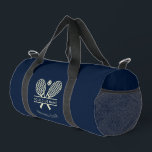 Ihr Tennis Club Name Team Spieler Custom Duffle Bag<br><div class="desc">Passen Sie diesen Duffle-Beutel einfach an, indem Sie Ihren Club- oder Gesellschaftsnamen hinzufügen, indem Sie auf den Button "Personalisieren" klicken. Sie können den Hintergrund, die Farbe des Schriftartes usw. ändern, indem Sie auf "Bearbeiten mit dem Design-Tool" klicken. Ideal für alle Clubs, Geschäfte oder Schulklassen. Bestellen Sie so viele oder so...</div>