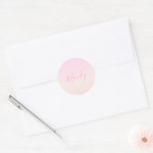 Ihr Text | Elegantes Script & Soft Blush Pink Ombr Runder Aufkleber (Umschlag)