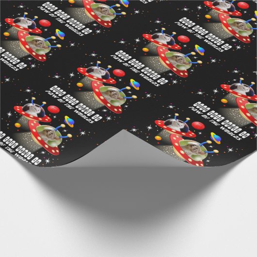 Ihre 2 Katzen in einer Alien Raumschiff UFO Sci Fi Geschenkpapier (Ecke)