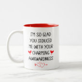 Ihre charmante Weitsichtigkeit, Ihr lustiger Valen Zweifarbige Tasse (Links)