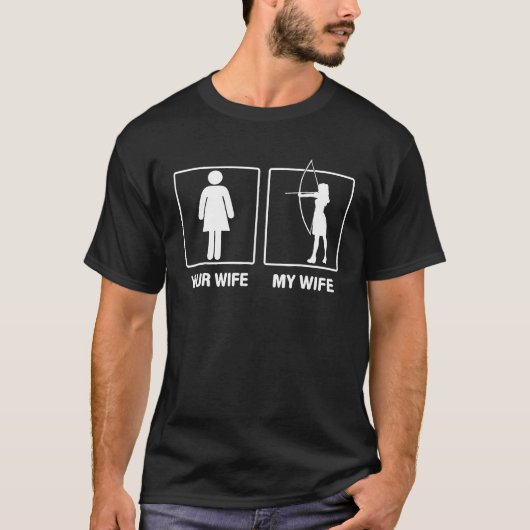 Ihre Ehefrau Meine Ehefrau Bogenschießen draußen s T-Shirt (Vorderseite)