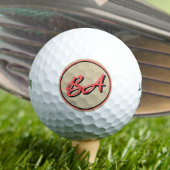 Ihre Initialen in Rot und Schwarz auf Sand Golfball
