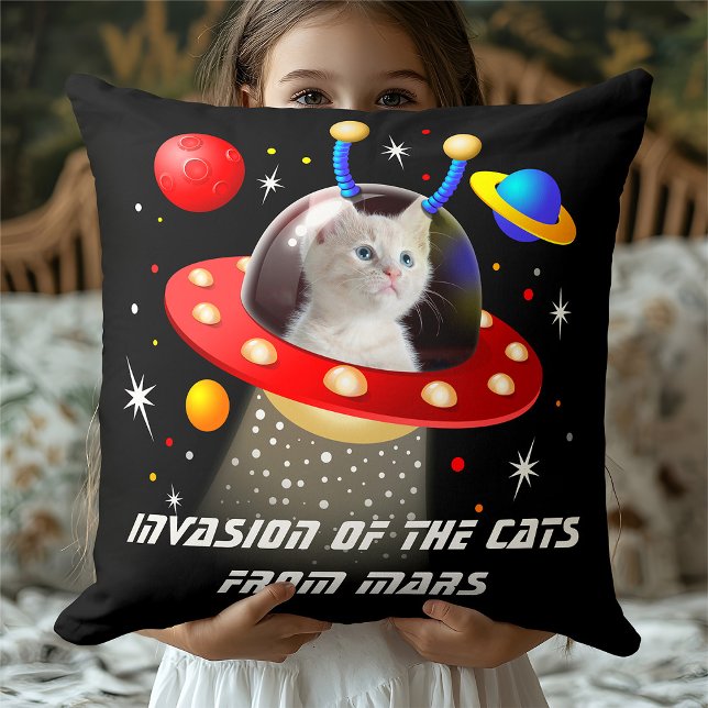 Ihre Katze im Funny SciFi Cat UFO Space Alien Them Kissen (Von Creator hochgeladen)