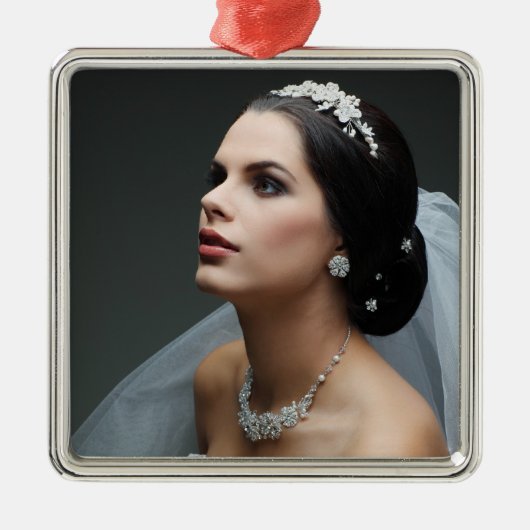 Ihre Schöpfungshochzeit, etc. FOTO - SRF Silbernes Ornament (Vorne)