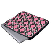 Ikat Aztec Muster - Fuchsienrosa, Schwarz und Weiß Laptopschutzhülle (Vorne Knopf)