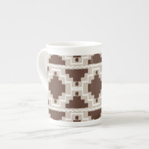 Ikat Aztec Muster - Schokoladenbraun und Taupe Porzellantasse
