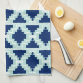 Ikat Aztec Pattern - Indizes und hellblau Handtuch (Viertel Falte)
