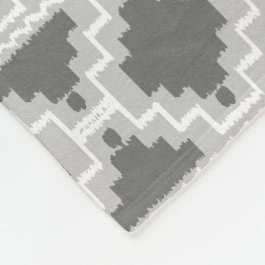 Ikat Aztec Tribal - Dunkel und leicht grau/grau Fleecedecke (Ecke)
