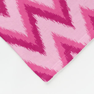 Ikat Chevron Streifen - Fuchsia und Blassrosa Fleecedecke