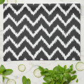 Ikat Chevrons - Schwarzweiß Handtuch (Gefaltet)
