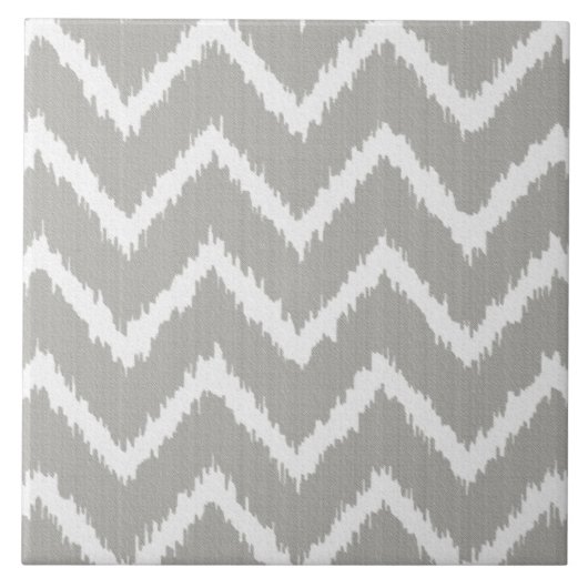 Ikat Chevrons - Silbergrau und weiß Fliese (Vorderseite)