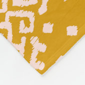Ikat Folklore-Ornament - ethnische Textur. Fleecedecke (Ecke)