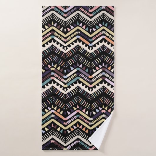 Ikat geometric folklore ornament. Tribal scandinav Badehandtuch (Badehandtuch)