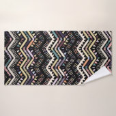 Ikat geometric folklore ornament. Tribal scandinav Badehandtuch (Badehandtuch)