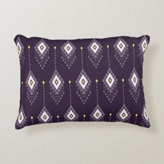 Ikat-Kronleuchter-Muster: Vintage-Textildesign Dekokissen
