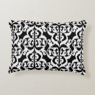 Ikat Maurische Damaske - weiß und schwarz Dekokissen