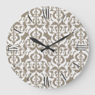 Ikat maurischer Damast - taupebraun und weiß Große Wanduhr