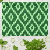 Ikat-Muster - Pine grün und blassgrün Handtuch (Gefaltet)