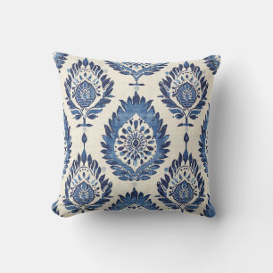 Ikat Pattern Fabric Kissen