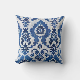 Ikat Pattern Fabric Kissen