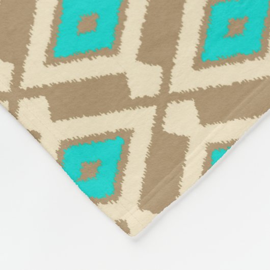 Ikat Pattern - Türkis, Taupe und Beige Fleecedecke (Ecke)
