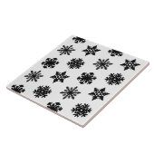 Ikat-Schneeflocken - weiß und schwarz Fliese (Seite)