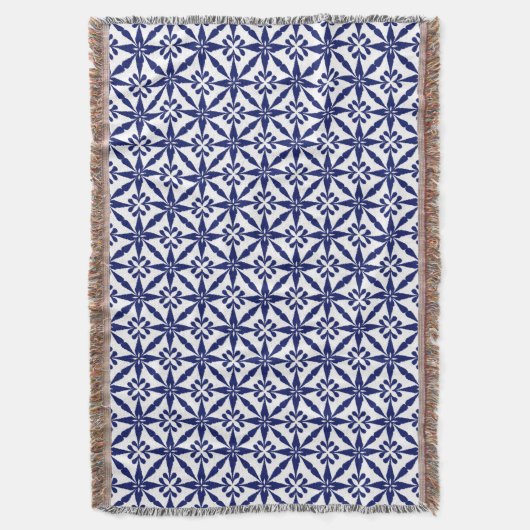 Ikat Star Pattern - Navy Blue und White Decke (Vorderseite Vertikal)