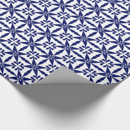 Ikat Star Pattern - Navy Blue und White Geschenkpapier (Ecke)