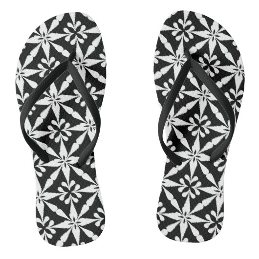 Ikat Star Pattern - Schwarz und Weiß Badesandalen (Fußbett)