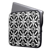 Ikat Star Pattern - Schwarz und Weiß Laptopschutzhülle (Vorderseite Links)