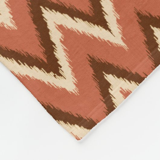 Ikat Zickzack Streifen - Rost, Braun und Beige Fleecedecke (Ecke)