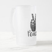 Ikonenhandfriedenszeichen mit Text "FRIEDEN" Mattglas Bierglas (Vorderseite Links)