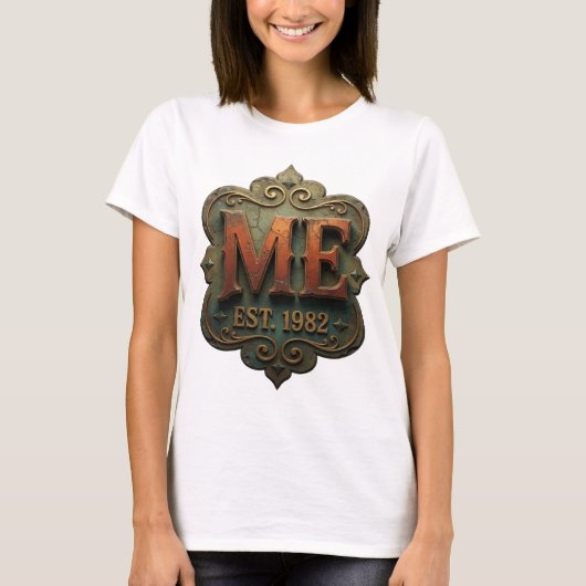 Ikonisches Orange ME EST 1982 Bold Design T-Shirt (Vorderseite)