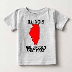 Illinois - Abe Lincoln schoss zuerst Baby T-shirt