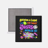 Illuminationsstation VBS 2026 Vacation Bible Magnet (Vorderseite/Rückseite)