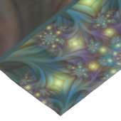 Illuminierte Abstrakte Shiny Aquamarines Lila Frak Tischdecke (Schrägansicht)