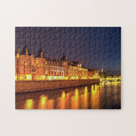 Illuminierte Conciergerie in der Nacht - Paris, Fr Puzzle (Horizontal)