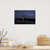 Illuminierte Windmühle auf Blue Hour Poster (Küche)