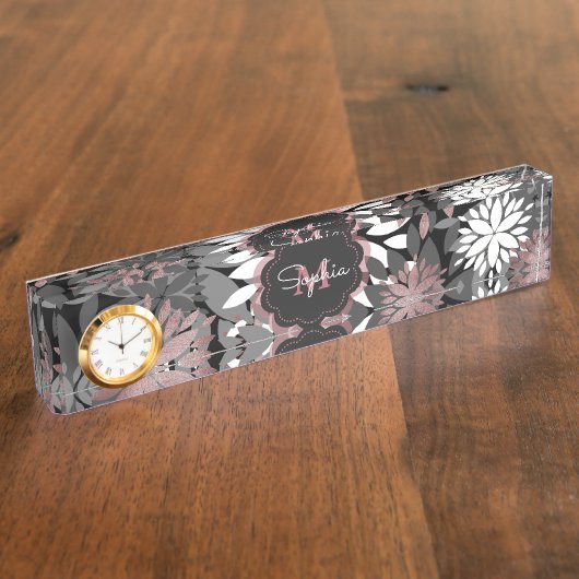 Illustration der geometrischen Blume der hübschen Namensplakette (Seite)