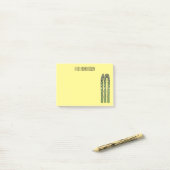 Illustration des Sparagus-Cartoon Post-it Klebezettel (Auf Schreibtisch)