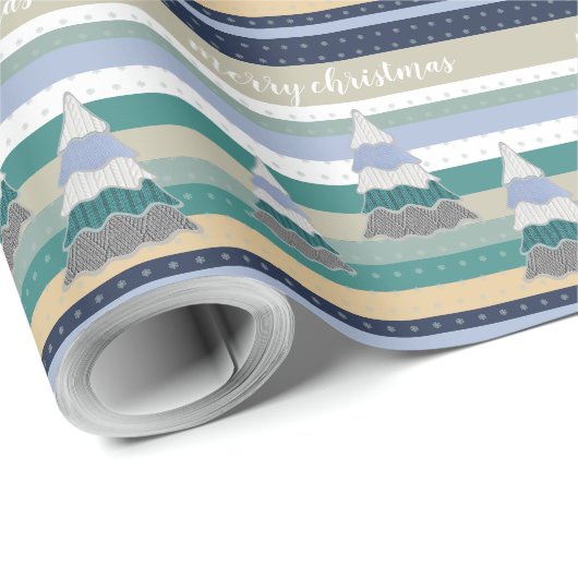 Illustration des Wintermagic Sweater Tree Geschenkpapier (Rolleneckpunkt)