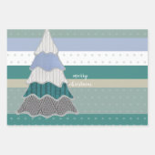 Illustration des Wintermagic Sweater Tree Geschenkpapier Set (Vorderseite)