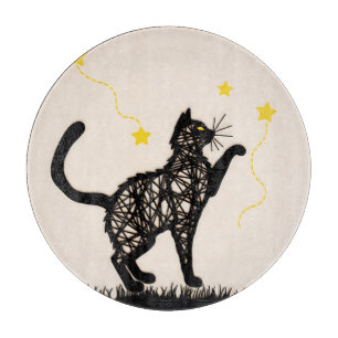 Illustration einer Schwarzen Katze mit spielerisch Schneidebrett