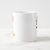 Illustration eines Brontosaurus, der Fußball spiel Jumbo-Tasse (Vorderseite)