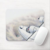 Illustration eines Flugzeugfliegens über Wormhole Mousepad (Mit Mouse)